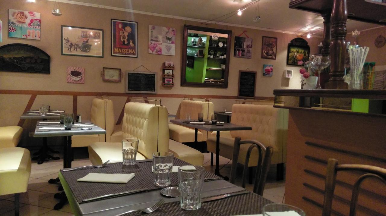 Logis De L'Europe Restaurant Le Cepage Hotel Corbigny Luaran gambar